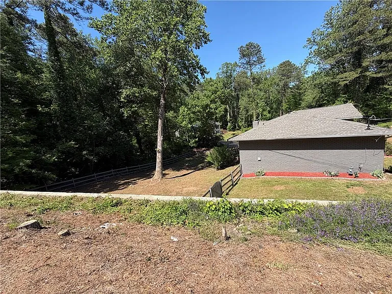 3336 Camelot Dr — Photo 75