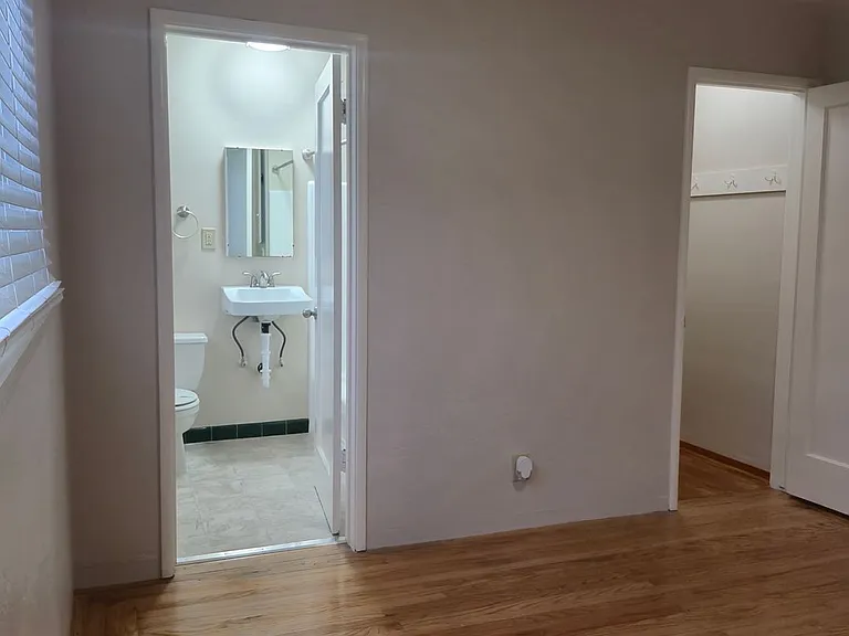 2508 L Street Classic Midtown Living — Photo 30