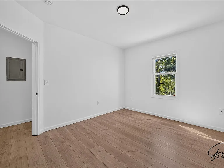 12932 Greiner - Bar Holdings & Blue & White LLC — Photo 11