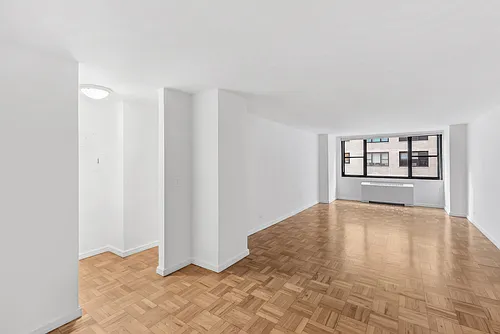 315 W 57th St Photo 1 315 W 57th St Photo 1