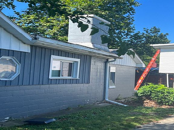4th image of 9080 W Forest Dr