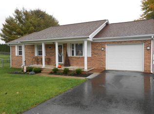 405 Ridgewood Dr, Beaver, WV 25813