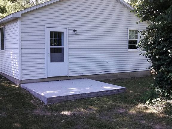 rear view
						:
						New patio in back