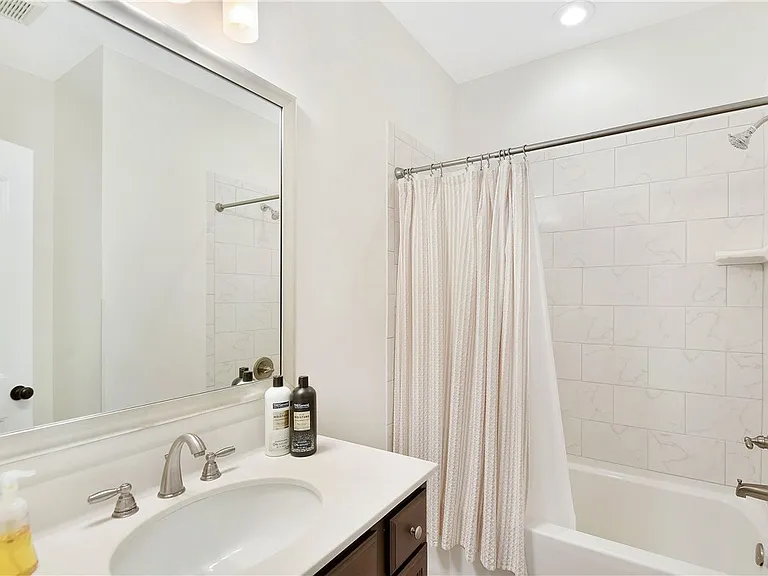 510 Mariners Cir — Photo 25
