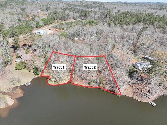 2nd image of 2 Lakeside Ln
