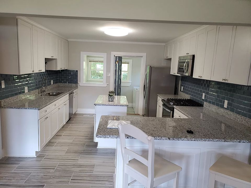 1st image of 302 W Hill Ave S #302