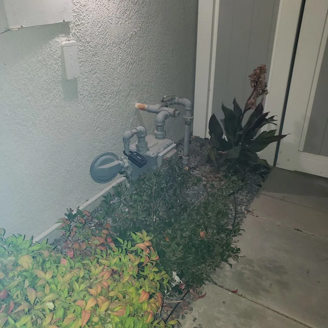Awesome Pool Home South Corona 4 bedroom 3 bathroom 13016 Mew Cr. — Photo 2