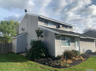 74 Mercury Ave, East Patchogue, NY 11772