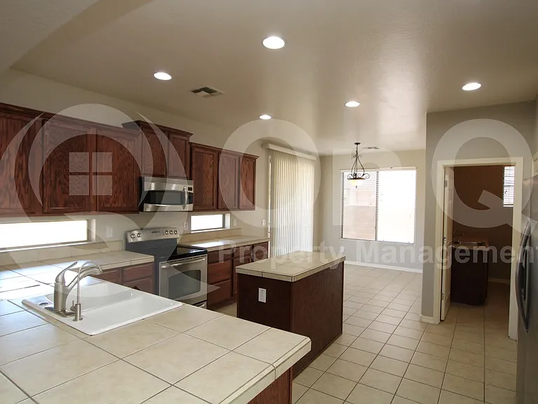 1820 W Macaw Dr — Photo 4