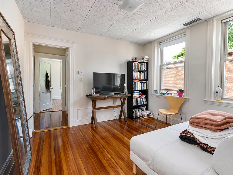 9 Woodbridge St #10 — Photo 2