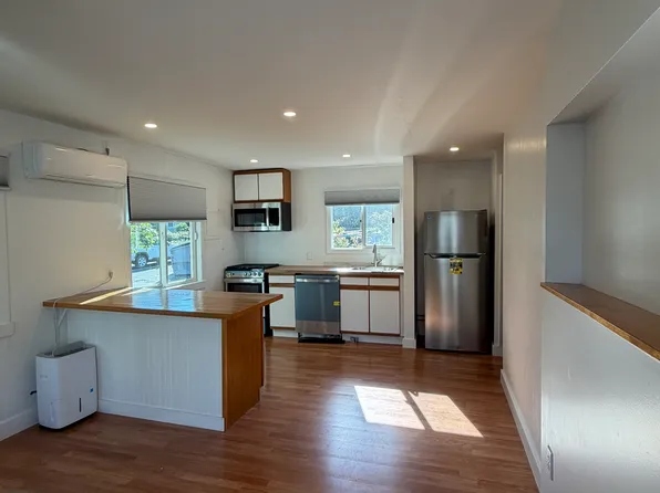 (undisclosed Address), East Falmouth, MA 02536