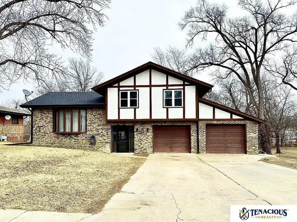 1322 S 5th Ave, Beatrice, NE 68310