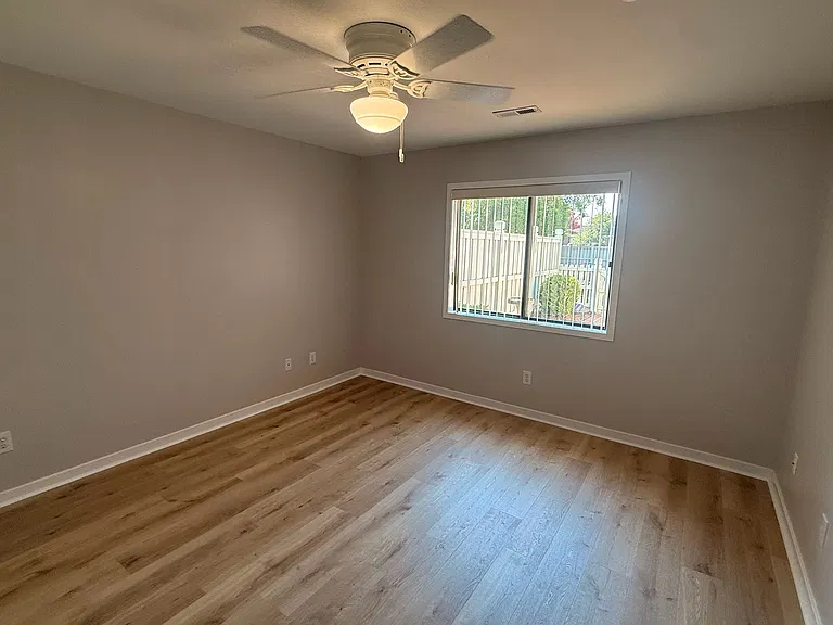 5910 Chester St — Photo 34