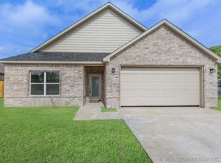 112 S B St, Calera, OK 74730