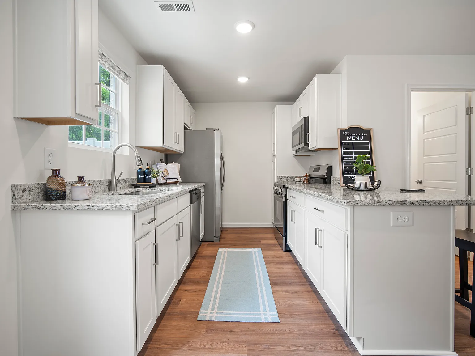 2 bed, 2.5 bath, 1100 sqft, $1,286 — Photo 4