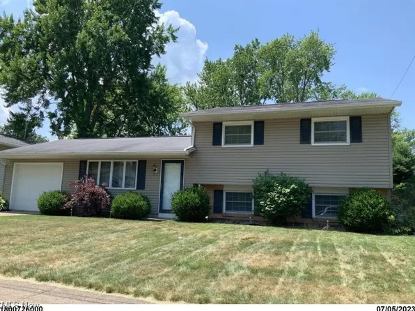 5057 Oakview Dr, Vermilion, OH 44089