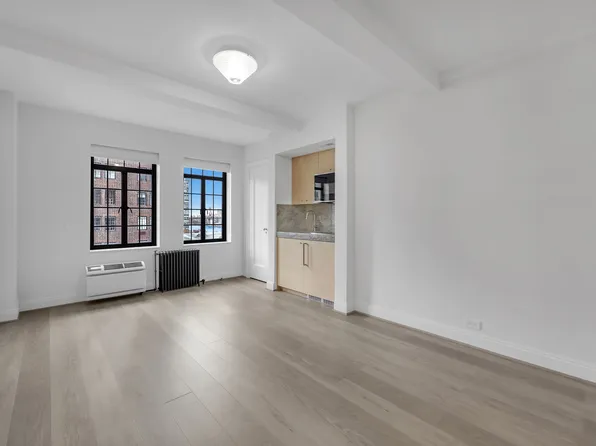 25 Tudor City Place image 2 of 23