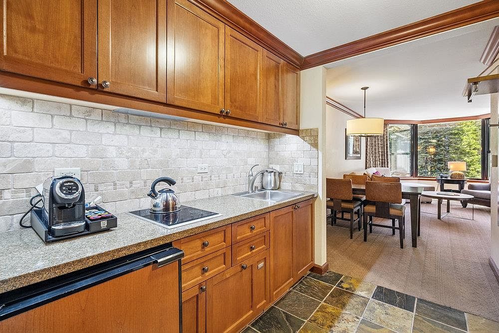 400 Resort Rd #809-811