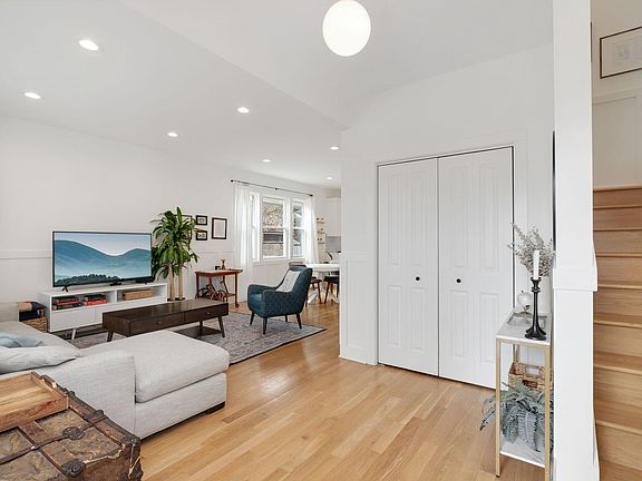 4th image of 4530 N Kenneth Ave