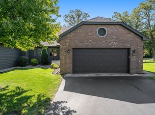 112 Village Woods Dr, Crete, IL 60417