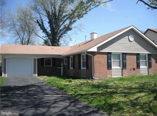 5 Pond Ln, Willingboro, NJ 08046