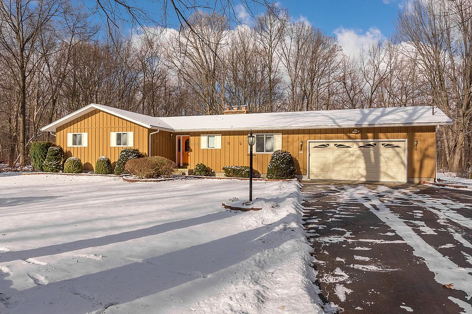 1st image of 1423 E Oakwood Ter