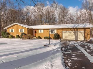 1423 E Oakwood Ter, Midland, MI 48640