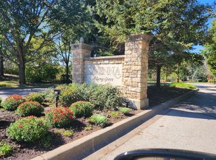 7253 Litchfield Ct, Mundelein, IL 60060