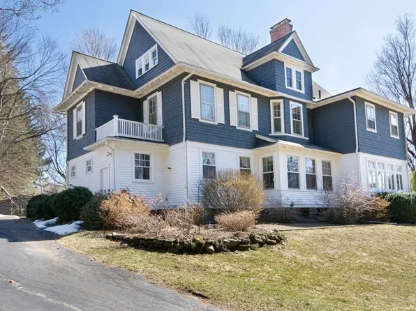 46 Walnut St, Holden, MA 01520