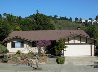 7966 Hansom Dr, Oakland, CA 94605