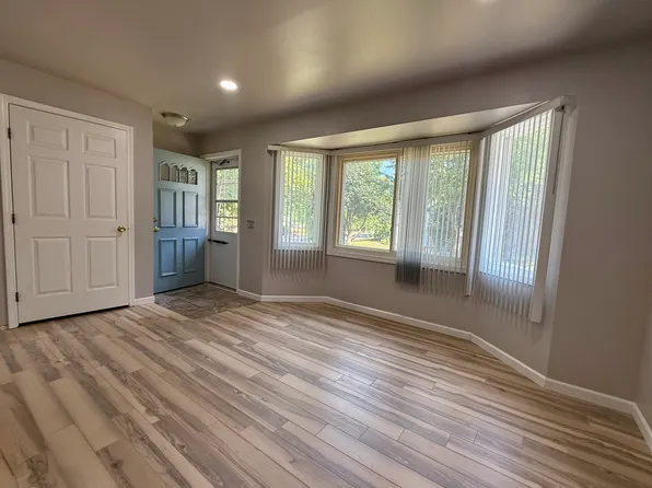 4 Dunraven Ct, Madison, WI 53705
