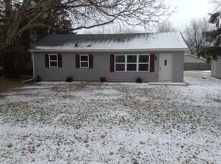 1512 Adams St, Lake In The Hills, IL 60156