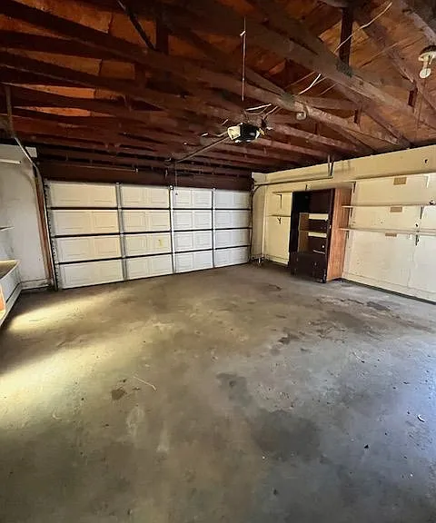 27030 Berkshire Dr — Photo 21