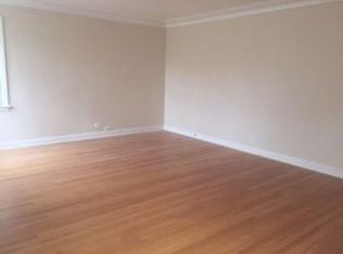 2640 W Greenleaf Ave APT 3, Chicago, IL 60645