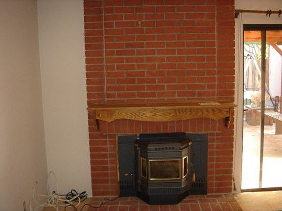 4th image of 4328 Redlands St