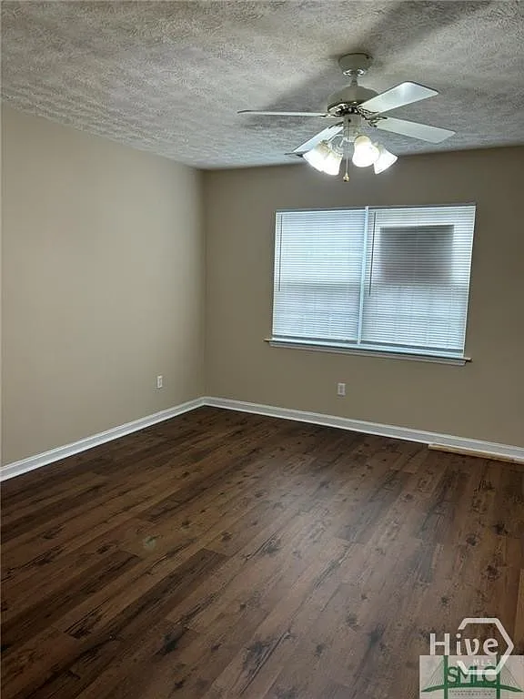 2 bed, 1.5 bath, 1000 sqft, $1,450 — Photo 2