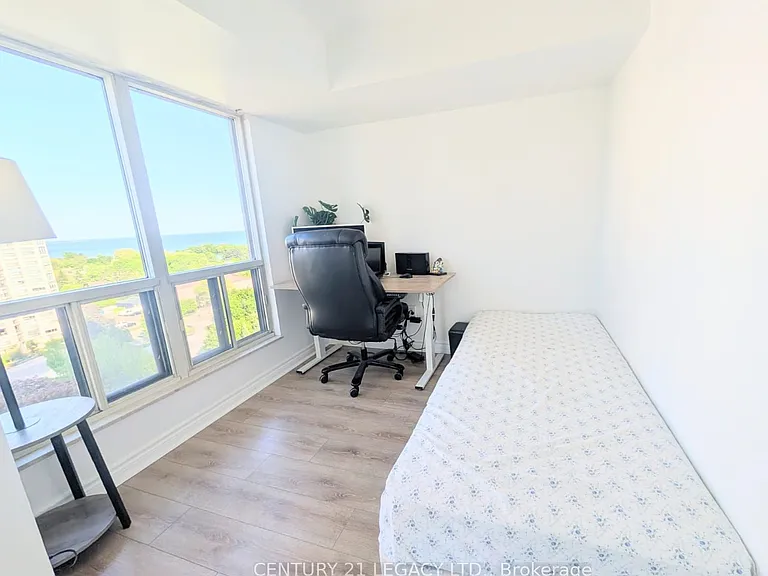 2269 Lake Shore Blvd W #1207 — Photo 11