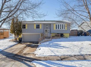 3292 Overland Dr, Bettendorf, IA 52722