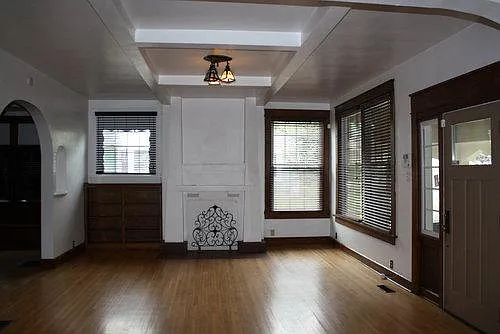 5 bed, 3256 sqft, $7,350 — Photo 3