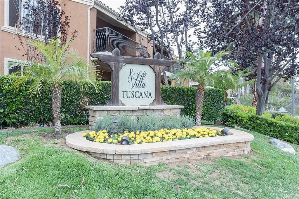2 bed, 1017 sqft, $3,500 — Photo 2