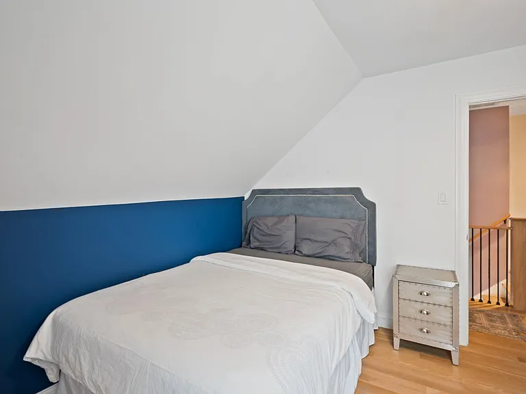 32 Floyd St — Photo 16