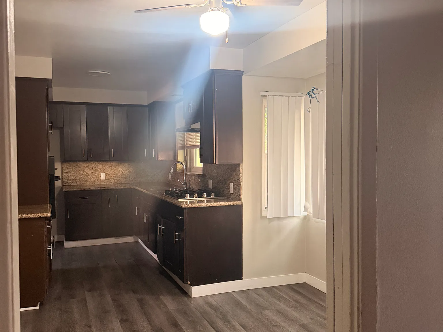 3 bed, 1335 sqft, $3,690 — Photo 4