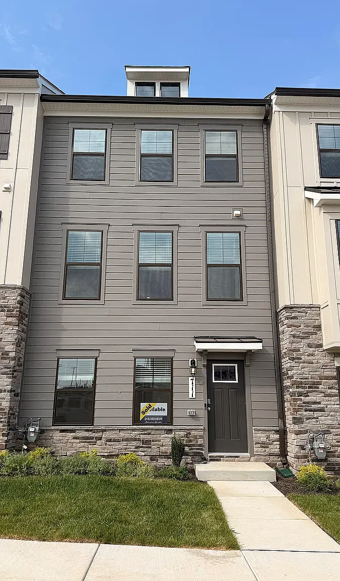 4 bed, 3.5 bath, 1962 sqft, $2,950 — Photo 4