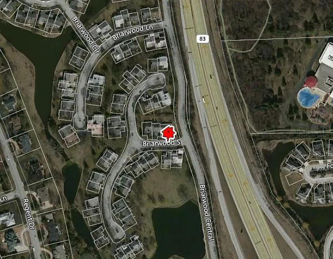 48 Briarwood S photo 1