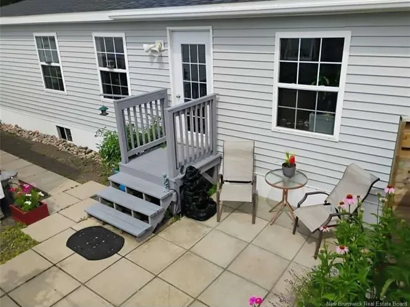 35 4th Ave, Shediac, NB E4P 4H4