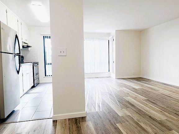 4th image of 1821 Pacific Ave #1