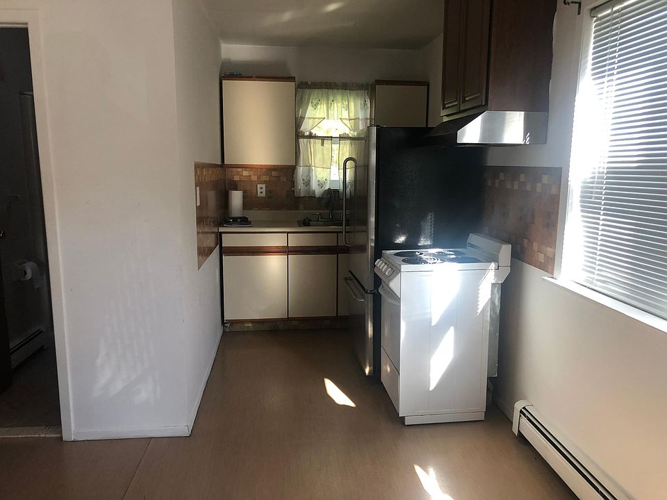 1st image of 75 Irving Ave #2
