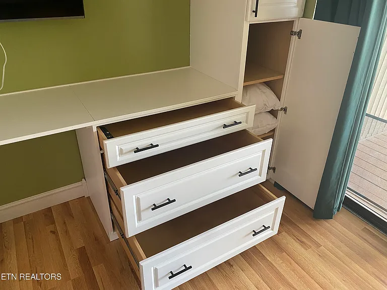6 Lakeshore Ct #97 — Photo 11