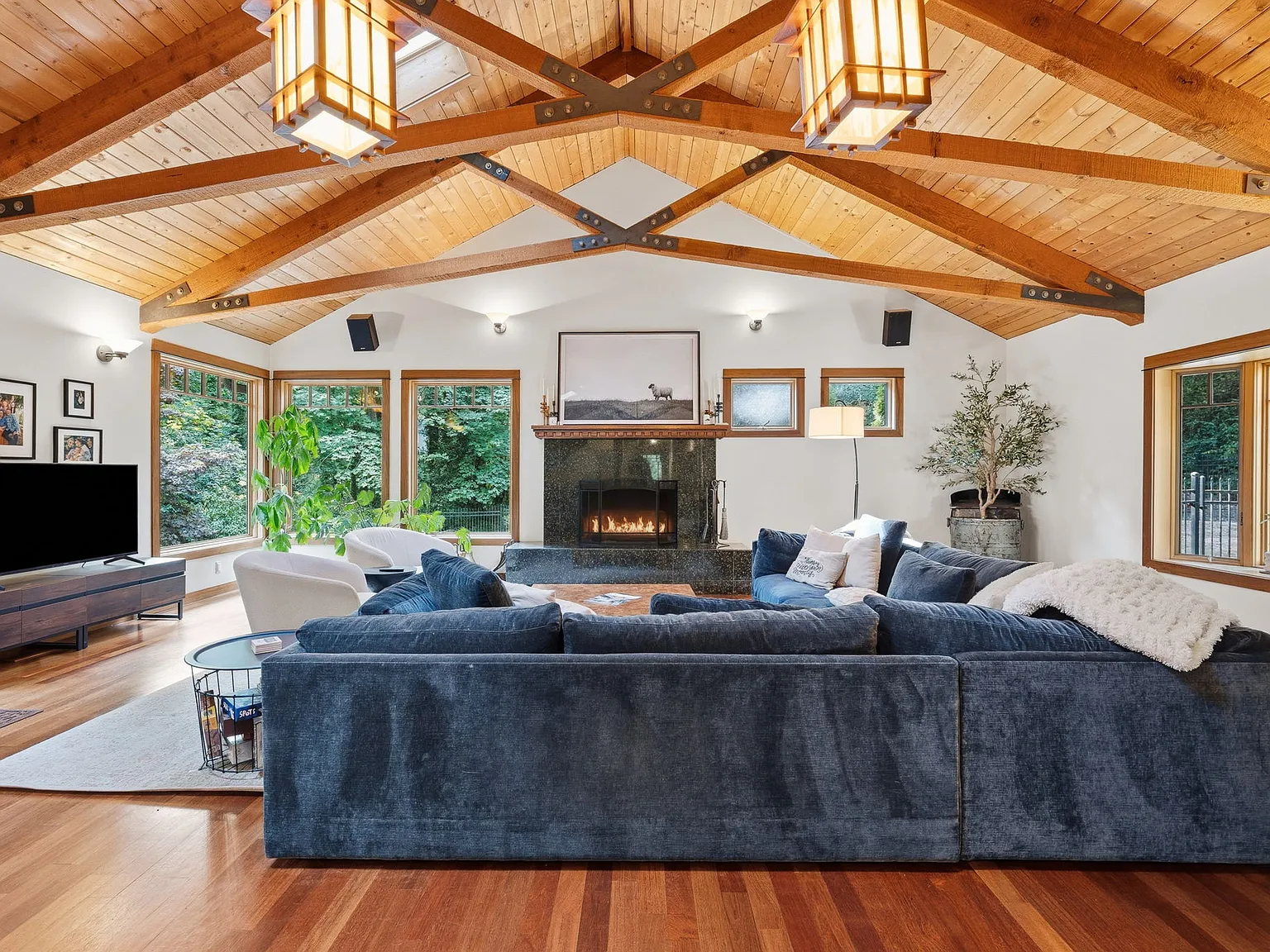 4 bed, 3250 sqft, $5,000 — Photo 3