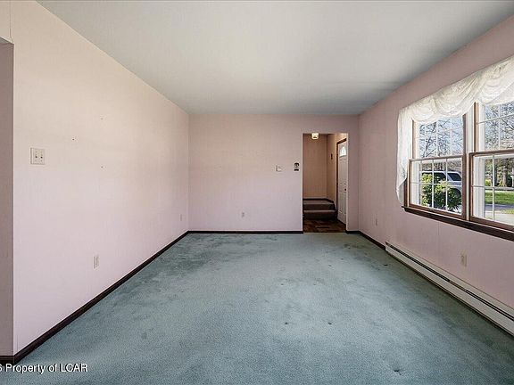 4th image of 30 Yorktown Rd